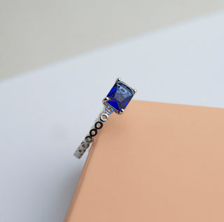 14k White Gold Emerald Cut Sapphire Twisted Ring, Sapphire Infinity Ring, Gold Stacking Ring, Christmas Gift, Birthday Gift, Gift For Her